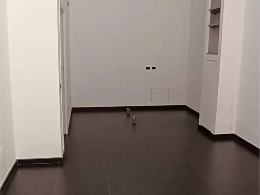 Immagine 1 di Negozio in vendita  in via galileo galilei  42 -44 a Molfetta