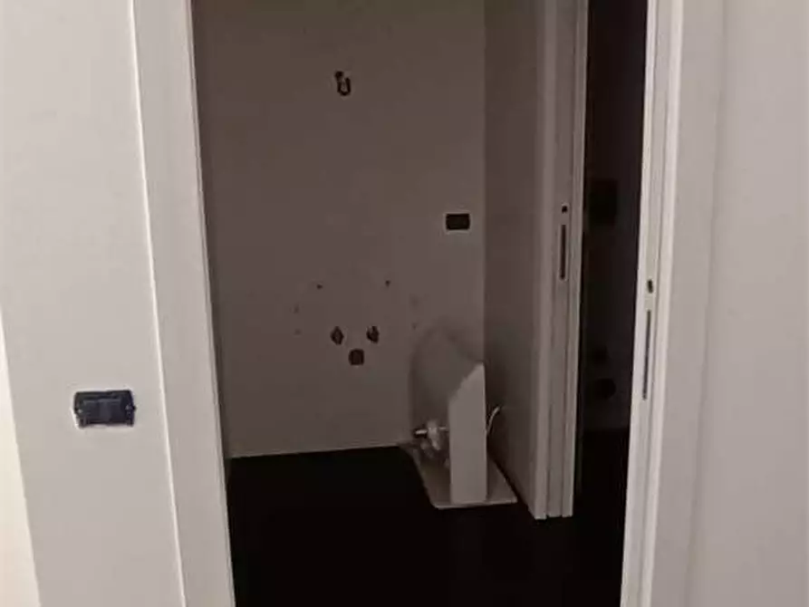 Immagine 12 di Negozio in vendita  in via galileo galilei  42 -44 a Molfetta