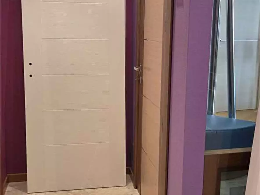 Immagine 10 di Negozio in vendita  in viale giovanni xxiii  211 - 213 a Bitonto