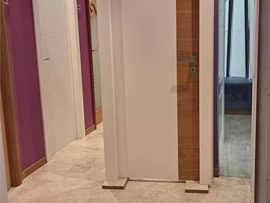 Immagine 13 di Negozio in vendita  in viale giovanni xxiii  211 - 213 a Bitonto