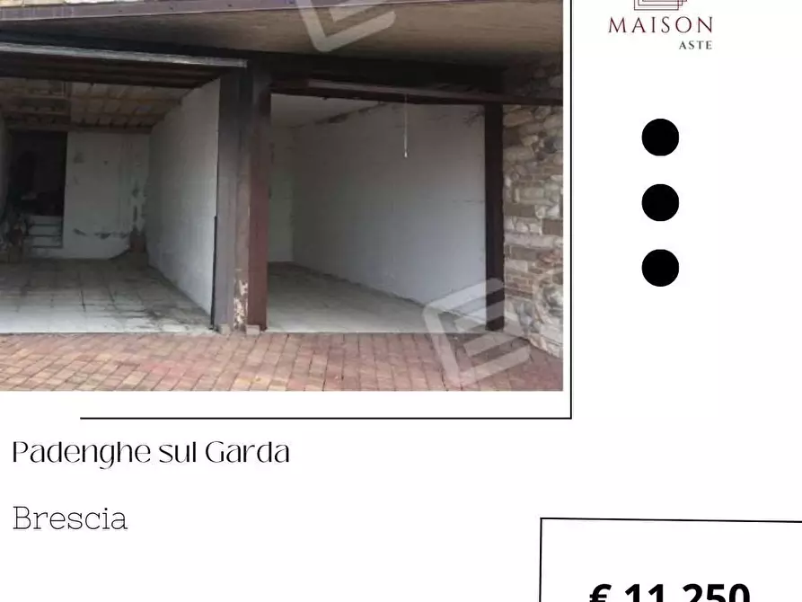 Immagine 1 di Garage in vendita  in Via Ramazzini 26 a Padenghe Sul Garda