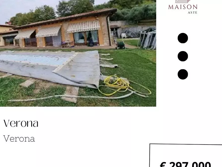 Immagine 1 di Villa in vendita  in Via Contrada Vendri 42/A a Verona
