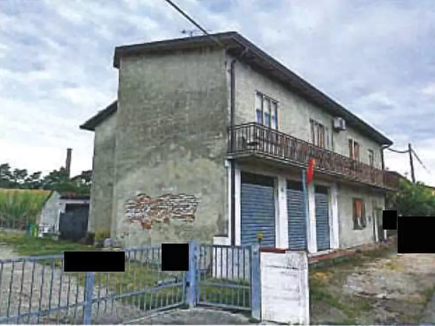 Immagine 1 di Porzione di casa in vendita  in Via Trento 127-129 a Porto Viro