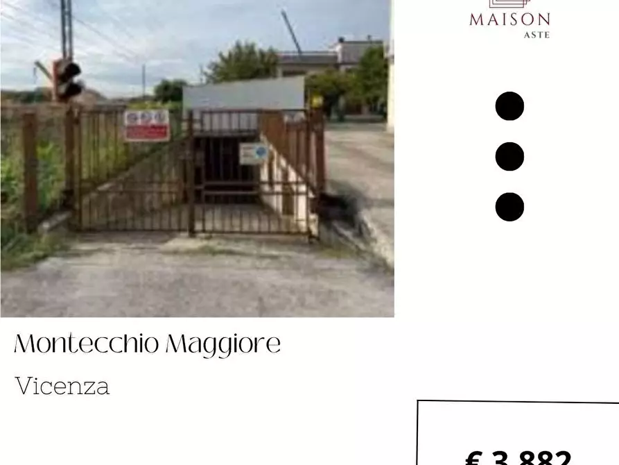 Immagine 1 di Garage in vendita  a Montecchio Maggiore