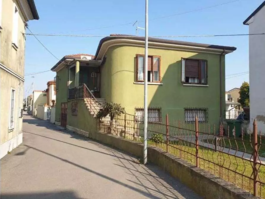 Immagine 1 di Porzione di casa in vendita  in Via Verona  84 a Legnago