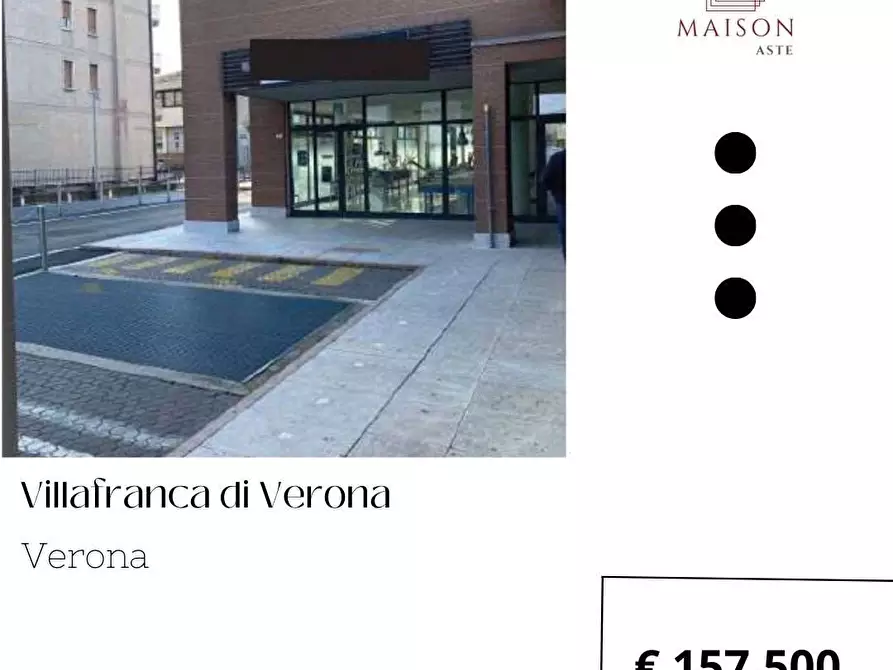 Immagine 1 di Negozio in vendita  in Piazza Villafranchetta 2 a Villafranca Di Verona