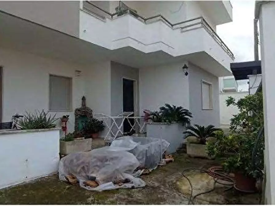 Immagine 3 di Appartamento in vendita  in Via Vincenzo Monti 26/A a Torchiarolo