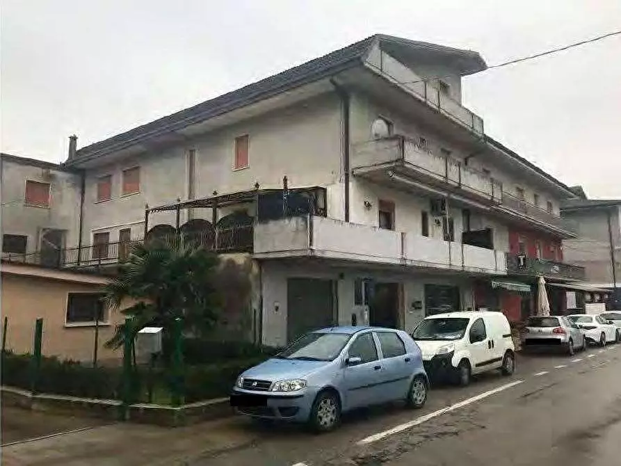 Immagine 1 di Negozio in vendita  in Via Calcinaro 751 a Salizzole