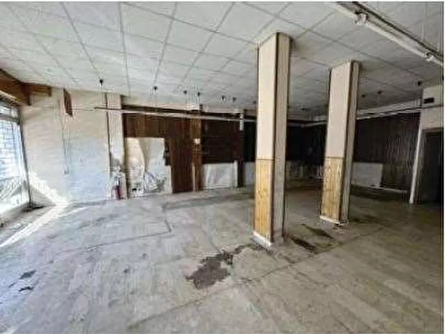 Immagine 5 di Negozio in vendita  in Via Martiri della Libertà 5 a Nogara