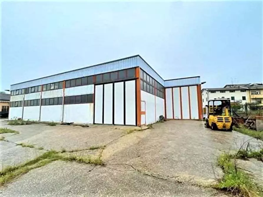 Immagine 2 di Capannone industriale in vendita  in Via Roma 16 a Nogarole Rocca