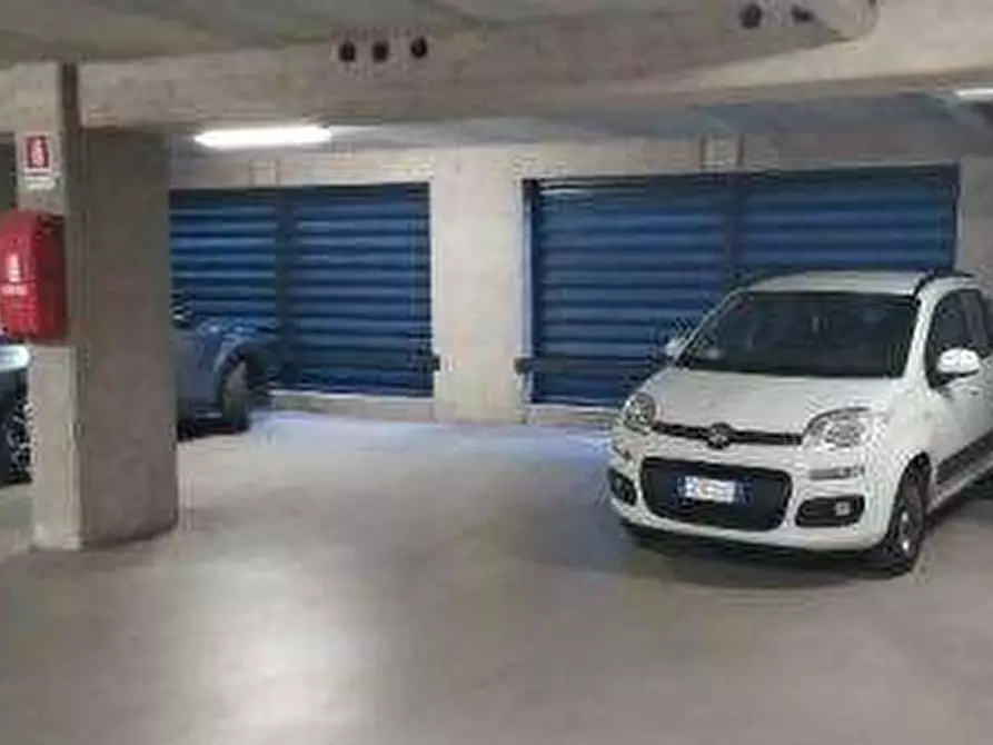 Immagine 11 di Ufficio in vendita  in Via Vecchia Ferriera  57 a Vicenza