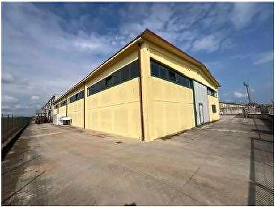 Immagine 2 di Capannone industriale in vendita  in Via Afra Decò 22 a Villafranca Di Verona