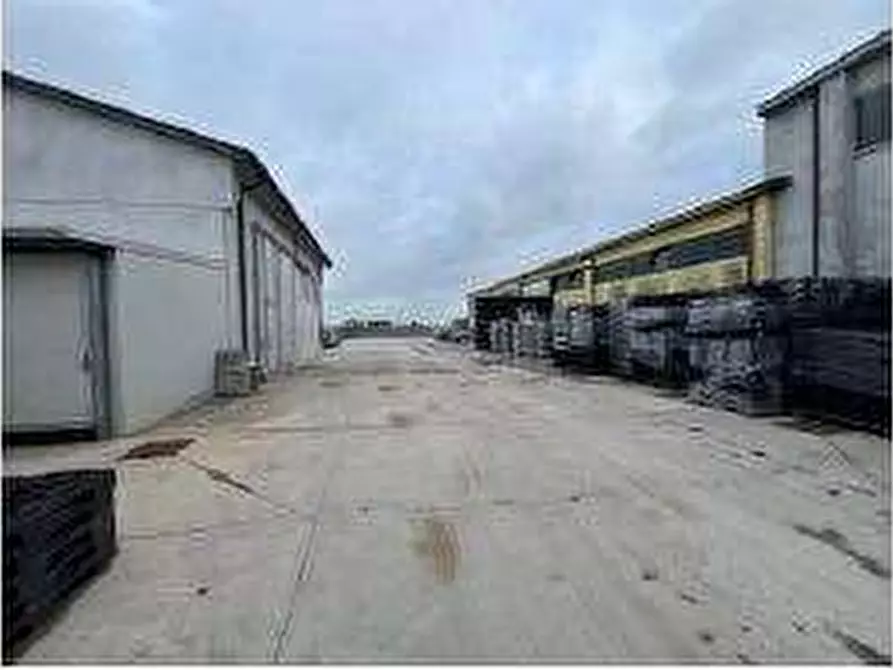 Immagine 9 di Capannone industriale in vendita  in Via Afra Decò 22 a Villafranca Di Verona