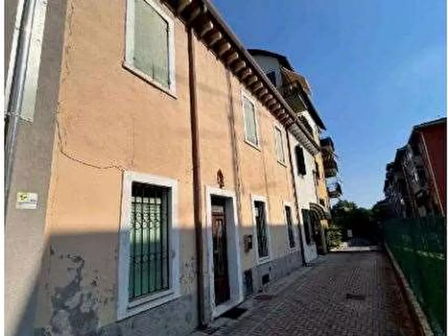 Immagine 1 di Porzione di casa in vendita  in Via Luciano Marchi 4 a Verona