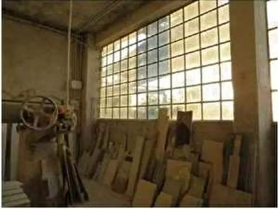 Immagine 18 di Capannone industriale in vendita  in Località Gamberon 17 a Caprino Veronese