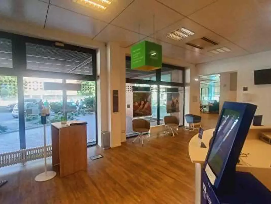 Immagine 9 di Negozio in vendita  in Via Luigi Galvani 7 a Verona