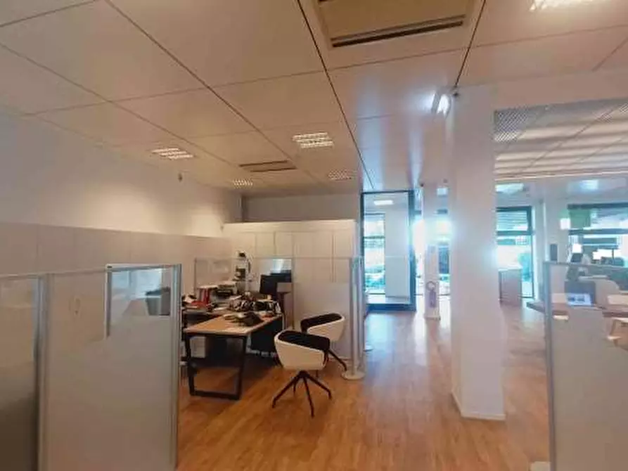 Immagine 16 di Negozio in vendita  in Via Luigi Galvani 7 a Verona