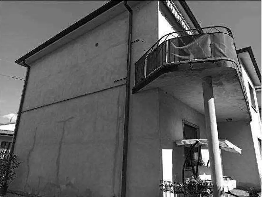 Immagine 2 di Casa indipendente in vendita  in Via Ricamificio  11 a San Giovanni Lupatoto