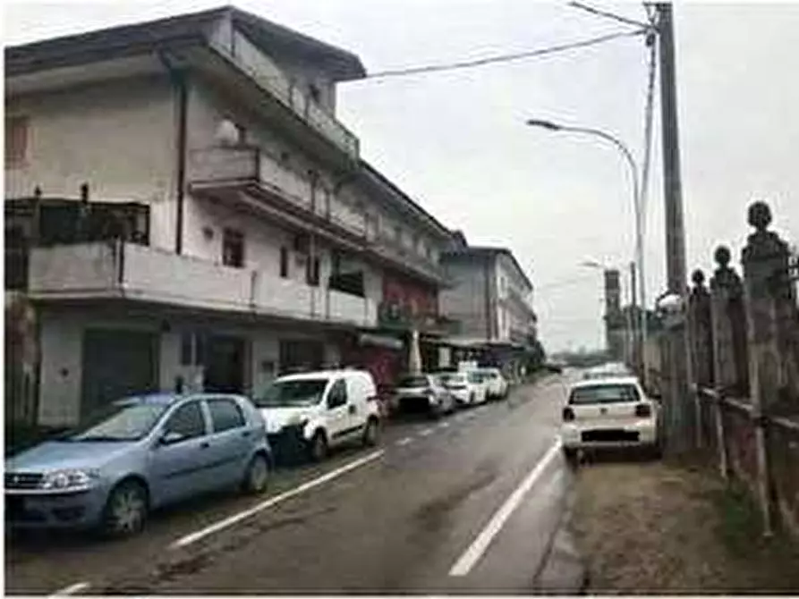 Immagine 2 di Negozio in vendita  in Via Calcinaro 747 a Salizzole