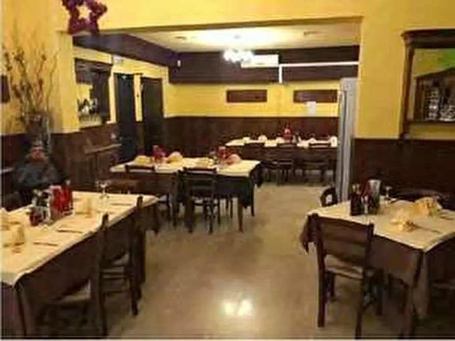 Immagine 15 di Negozio in vendita  in Via Calcinaro 747 a Salizzole