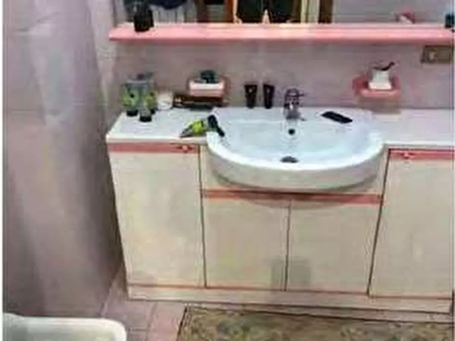 Immagine 45 di Negozio in vendita  in Via Calcinaro 747 a Salizzole