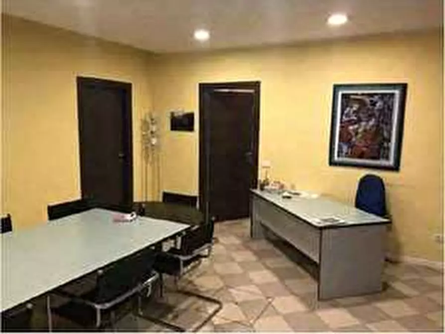 Immagine 104 di Negozio in vendita  in Via Calcinaro 747 a Salizzole