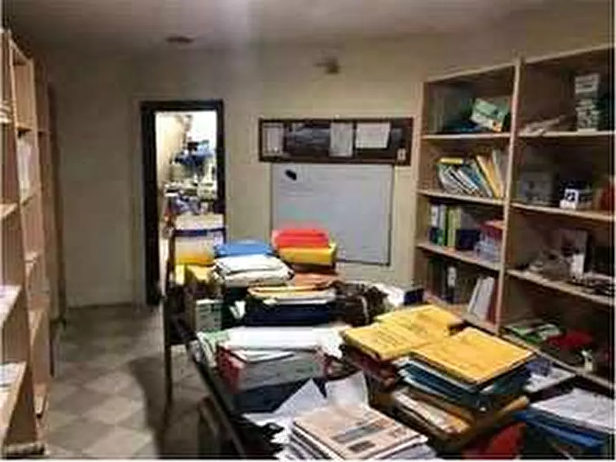 Immagine 109 di Negozio in vendita  in Via Calcinaro 747 a Salizzole