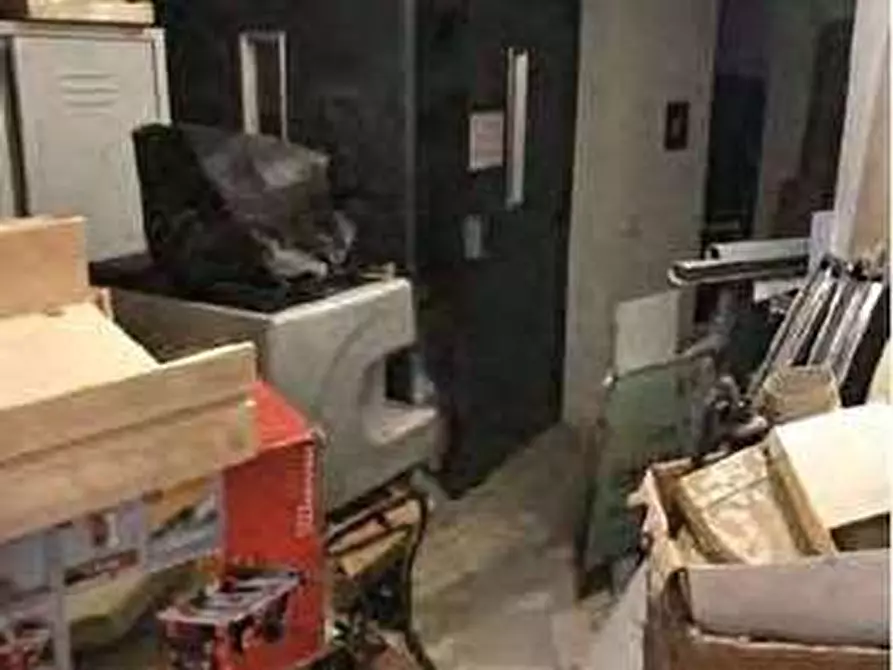 Immagine 111 di Negozio in vendita  in Via Calcinaro 747 a Salizzole