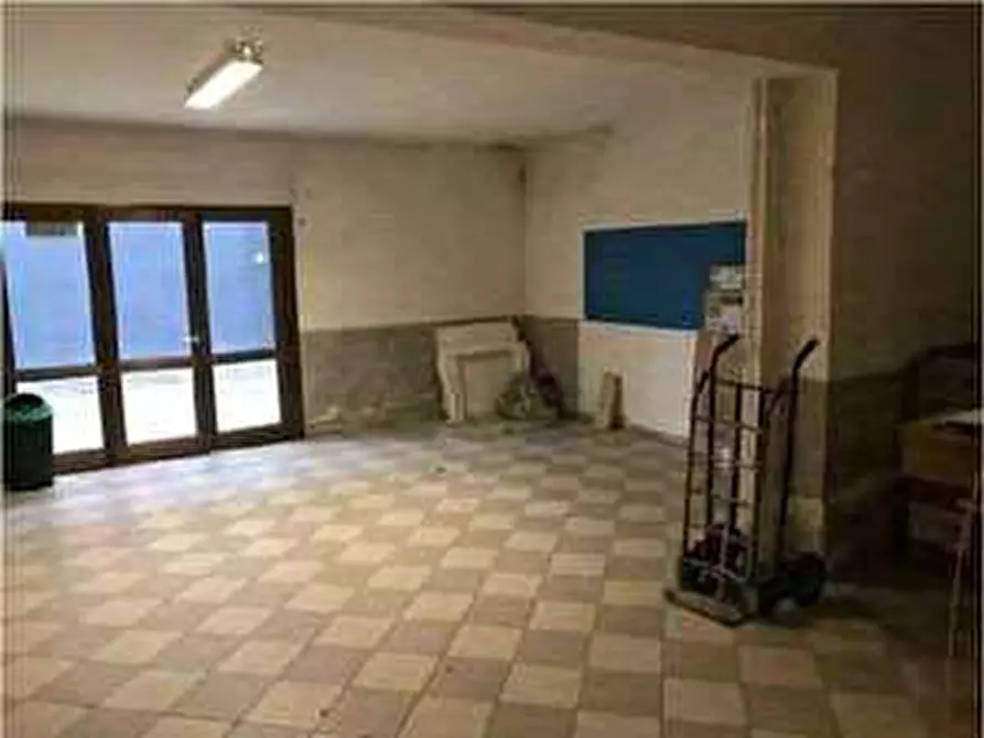 Immagine 114 di Negozio in vendita  in Via Calcinaro 747 a Salizzole