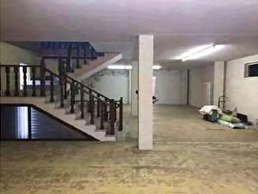 Immagine 140 di Negozio in vendita  in Via Calcinaro 747 a Salizzole