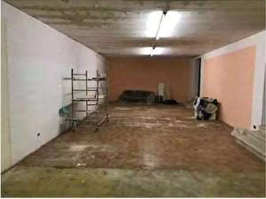 Immagine 145 di Negozio in vendita  in Via Calcinaro 747 a Salizzole