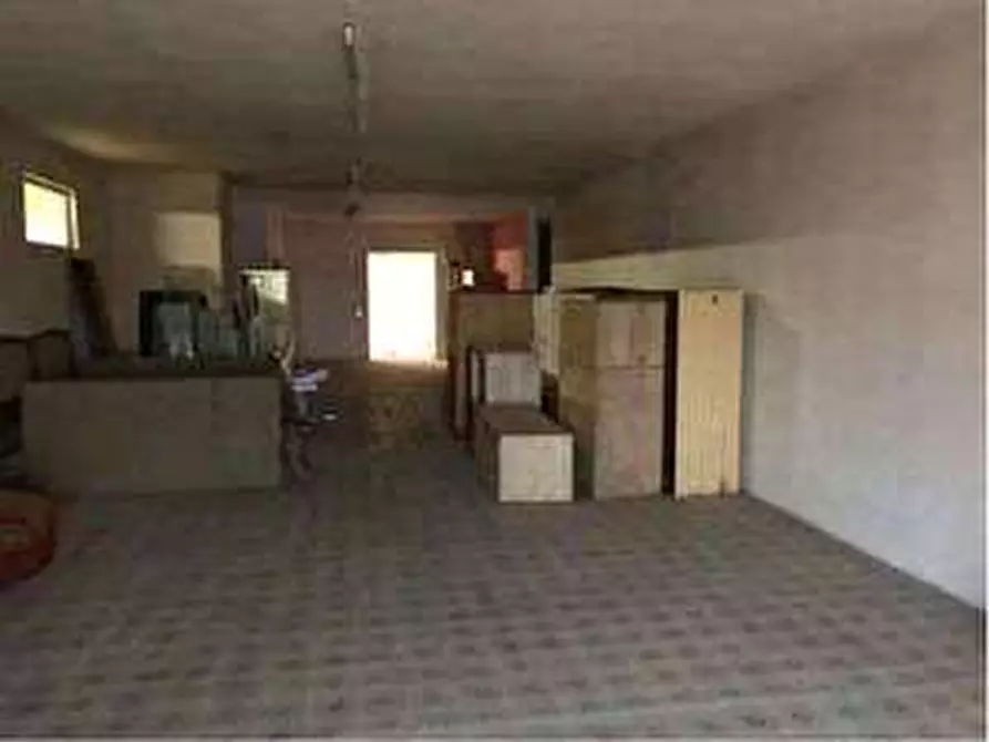 Immagine 147 di Negozio in vendita  in Via Calcinaro 747 a Salizzole