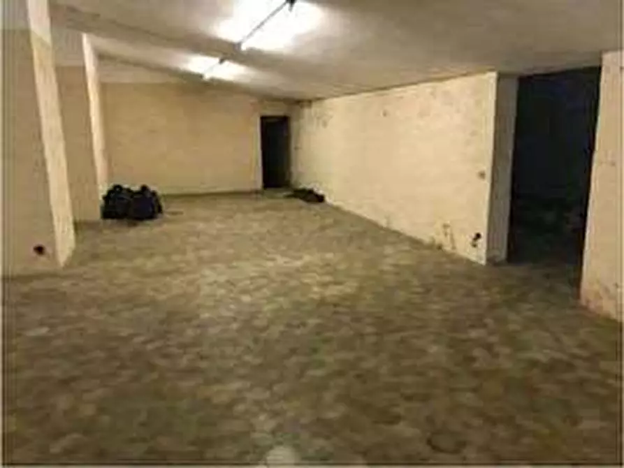 Immagine 156 di Negozio in vendita  in Via Calcinaro 747 a Salizzole