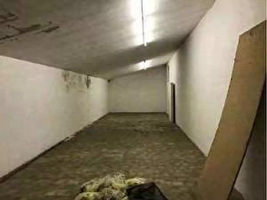 Immagine 159 di Negozio in vendita  in Via Calcinaro 747 a Salizzole