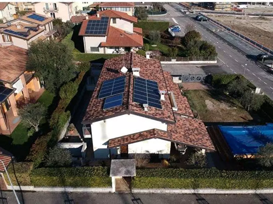 Immagine 4 di Porzione di villa in vendita  in Via Castelfidardo 1 a Bussolengo