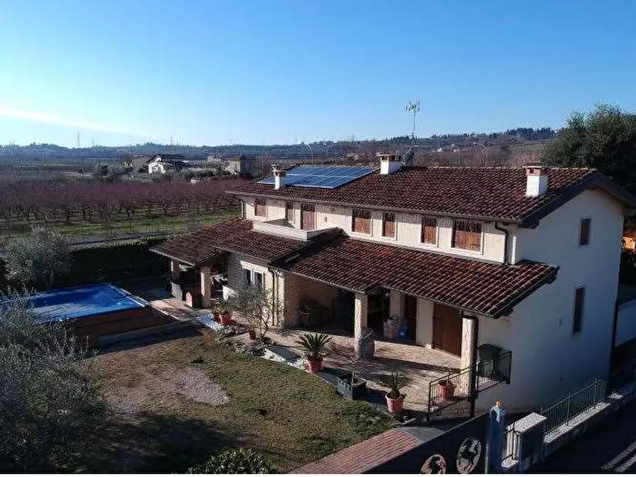 Immagine 1 di Porzione di villa in vendita  in Via Castelfidardo 1 a Bussolengo