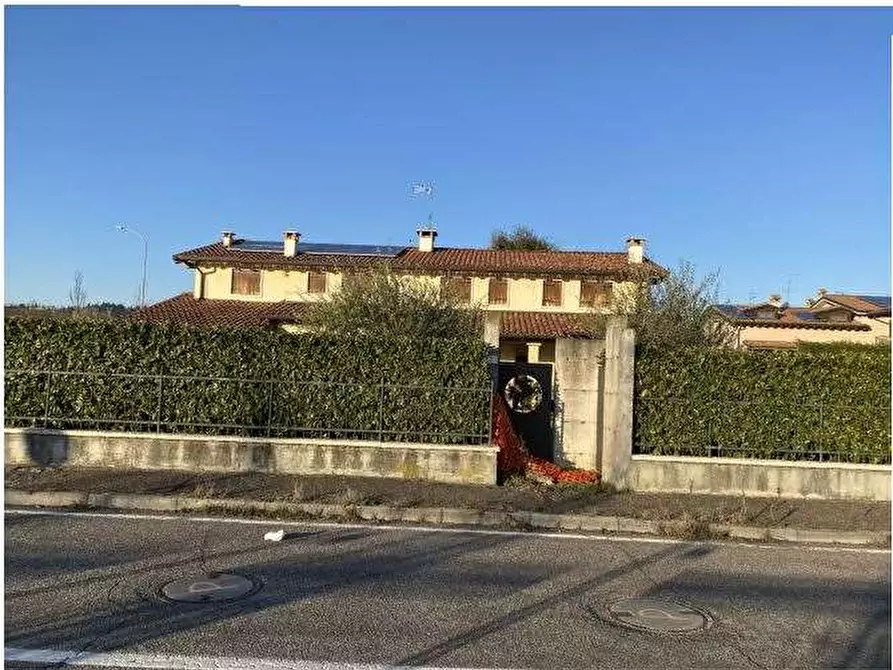 Immagine 5 di Porzione di villa in vendita  in Via Castelfidardo 1 a Bussolengo