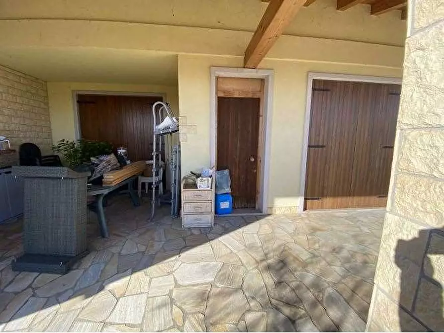 Immagine 8 di Porzione di villa in vendita  in Via Castelfidardo 1 a Bussolengo