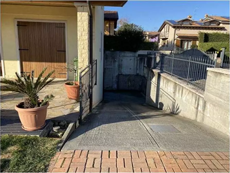 Immagine 14 di Porzione di villa in vendita  in Via Castelfidardo 1 a Bussolengo