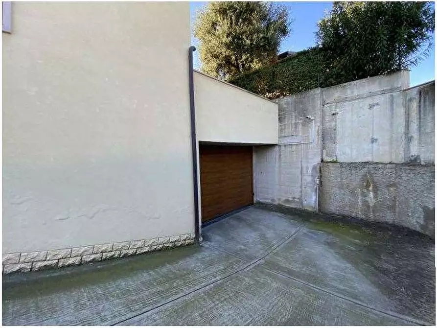 Immagine 15 di Porzione di villa in vendita  in Via Castelfidardo 1 a Bussolengo