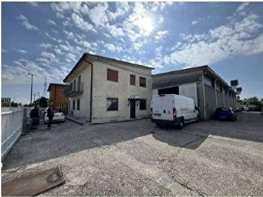 Immagine 3 di Capannone industriale in vendita  in Via Meucci 24 a San Martino Buon Albergo
