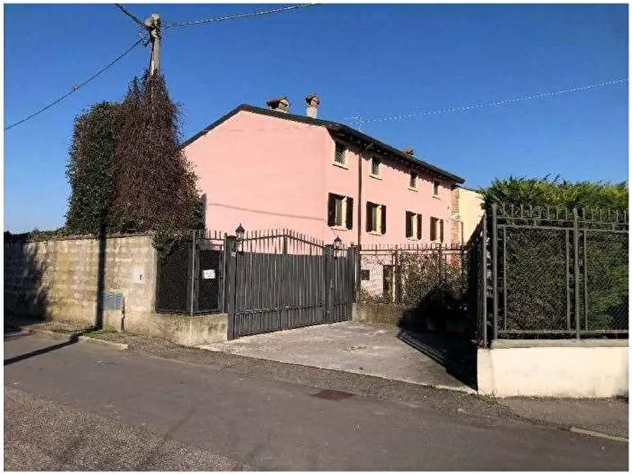 Immagine 1 di Villa in vendita  in Via Canova 6/C a Zevio