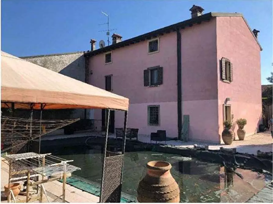 Immagine 2 di Villa in vendita  in Via Canova 6/C a Zevio