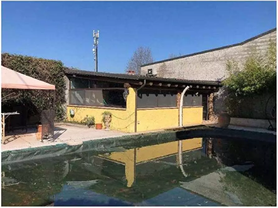 Immagine 3 di Villa in vendita  in Via Canova 6/C a Zevio