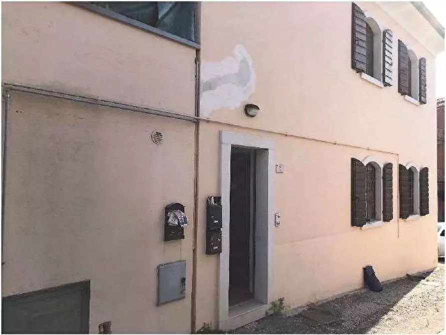 Immagine 2 di Porzione di casa in vendita  in Via Corrubio 73 a Caprino Veronese