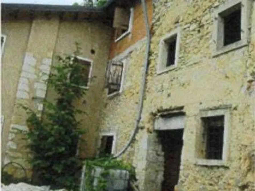 Immagine 1 di Porzione di casa in vendita  in Località Burgagnani a Badia Calavena