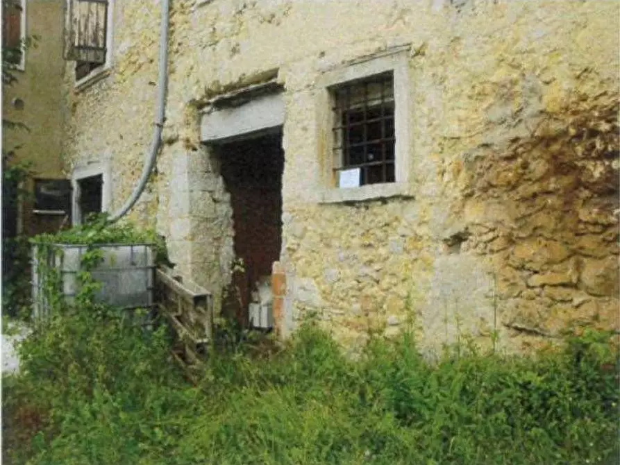 Immagine 21 di Porzione di casa in vendita  in Località Burgagnani a Badia Calavena