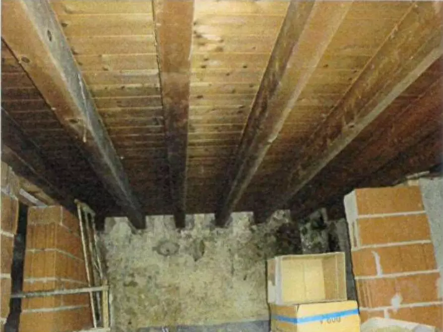 Immagine 28 di Porzione di casa in vendita  in Località Burgagnani a Badia Calavena