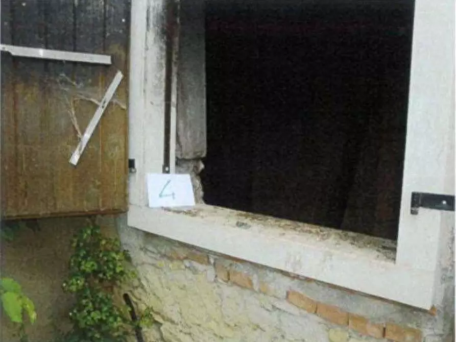 Immagine 30 di Porzione di casa in vendita  in Località Burgagnani a Badia Calavena