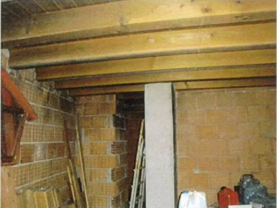 Immagine 35 di Porzione di casa in vendita  in Località Burgagnani a Badia Calavena